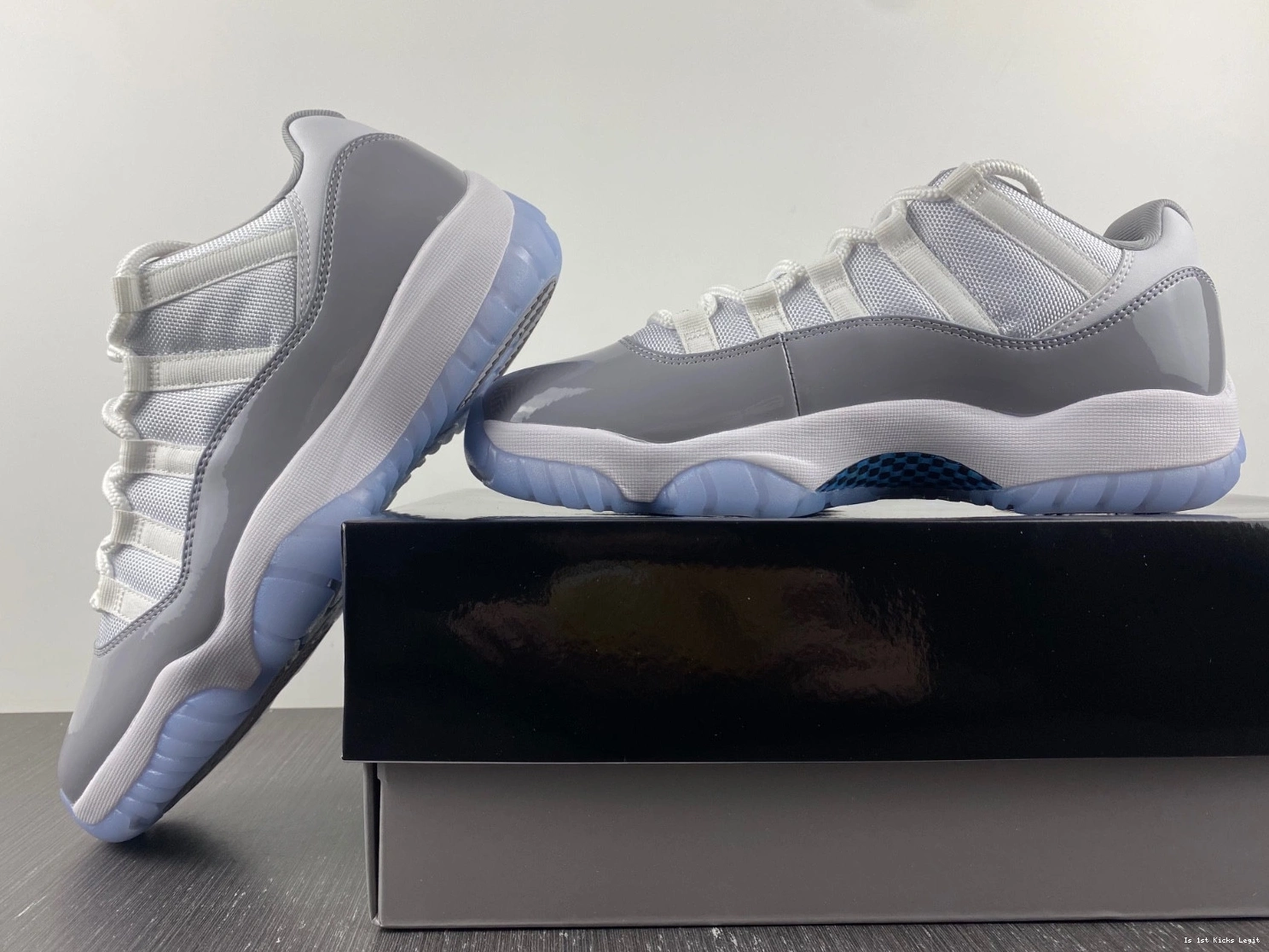 Air Cement 11 AV2187-140 Low Grey Jordan 1222